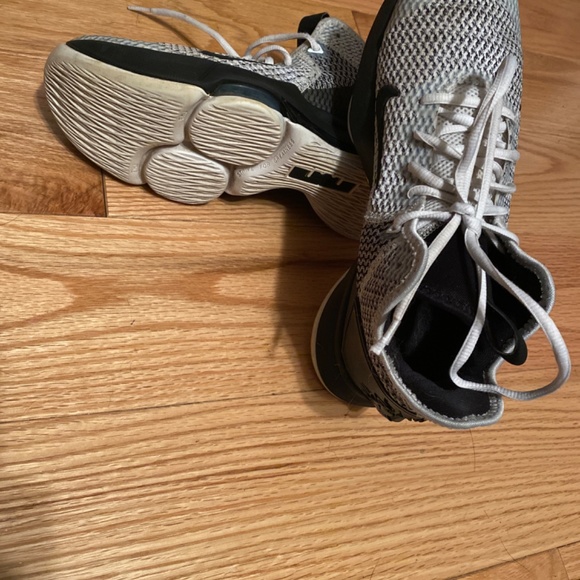 Nike Lebron James Witness IV - Picture 5 of 5